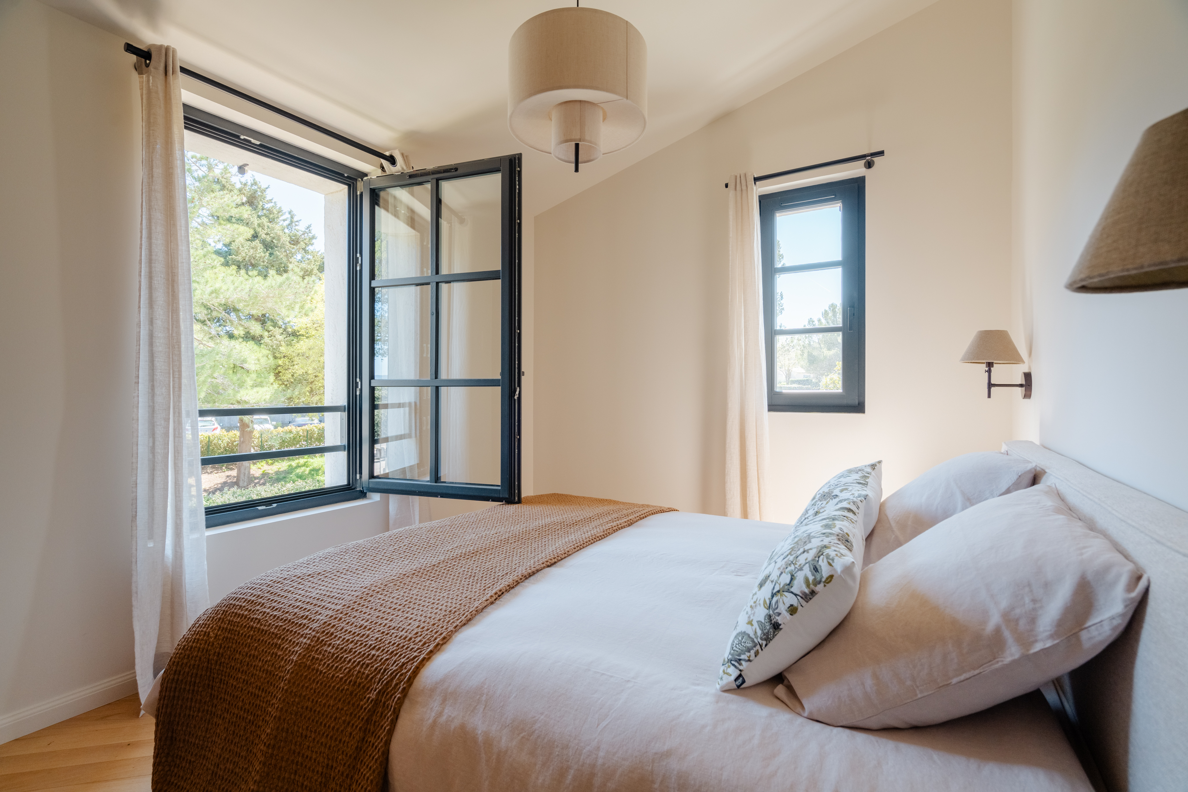 Location saisonnière dans les Alpilles : comment fixer le bon prix ?